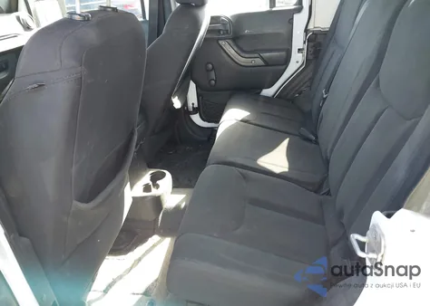 2013 Jeep Wrangler Unlimited Sport z USA, uszkodzony, nr VIN 1C4BJWDG9DL654998